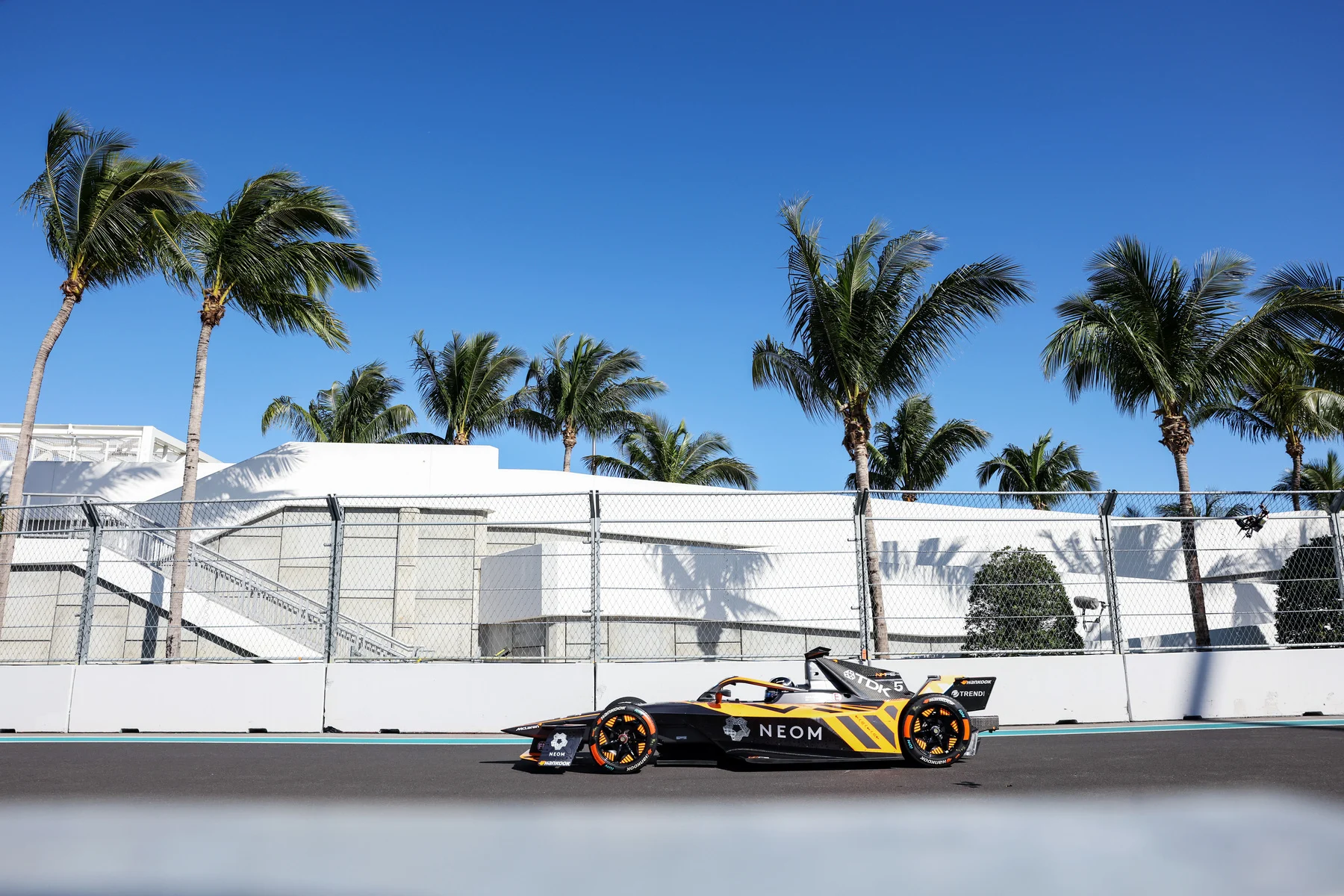 Formula-e - 2025 - How-cleo-abram-prepared-for-evo-sessions - Behind the scenes Cleo Abram's Evo Sessions training  - 6