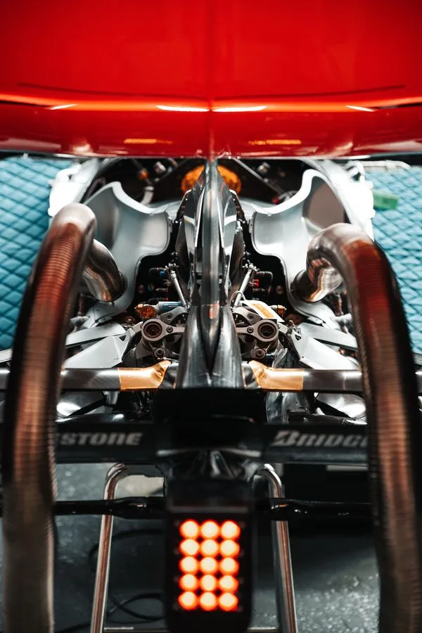 Heritage - Mp4-25-up-close - MP4-25 up close A closer look at our 2010 F1 challenger - 6