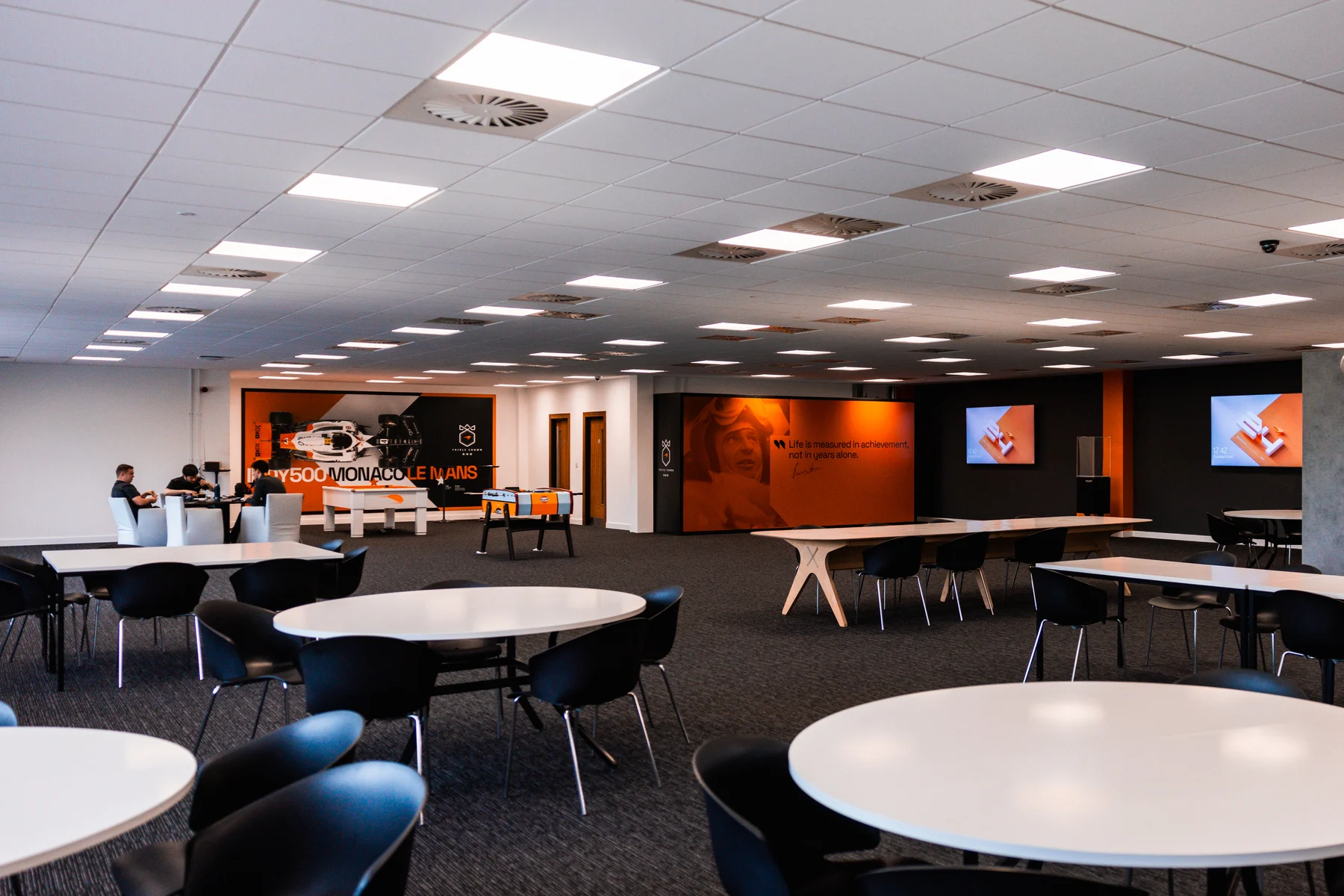 Formula-1 - 2025 - The-new-mclaren-racing-composite-factory