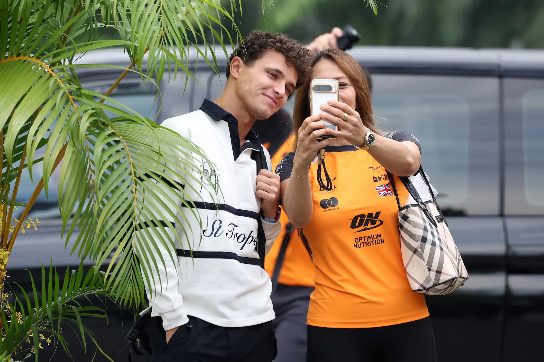 Two Card - Formula-1 - 2025 - Mclaren-racing-celebrates-the-2025-f1-constructors-title-triumph-at-the-mtc - McLaren App Closer to the team - McLaren Plus