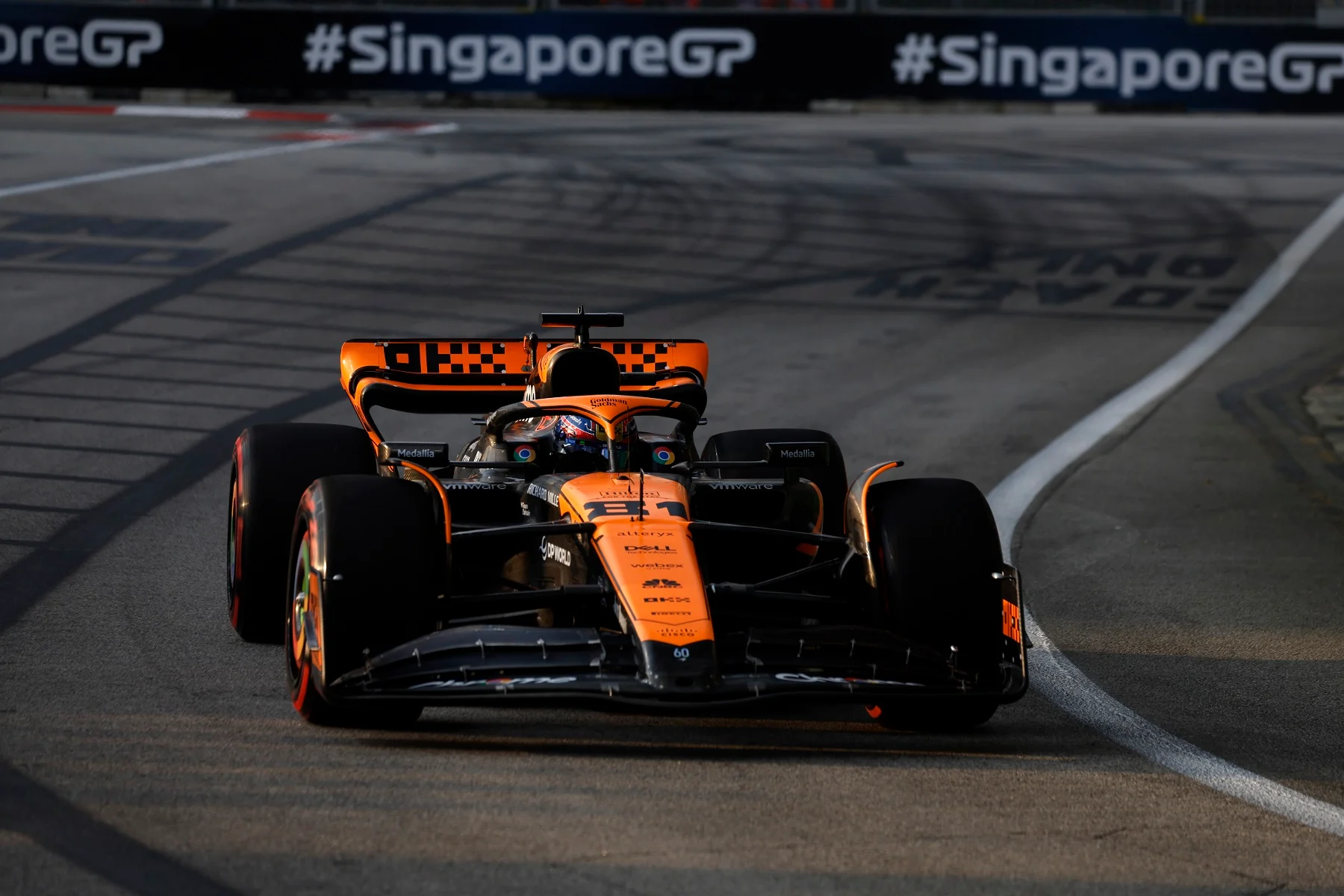 Formula-1 - 2023 - Singapore-grand-prix - The-engineering-room