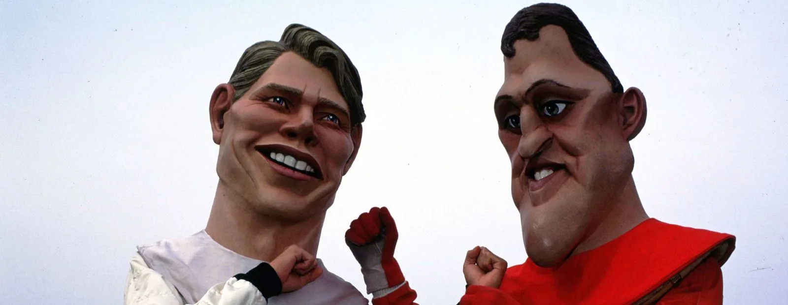 Häkkinen fends off Schumacher