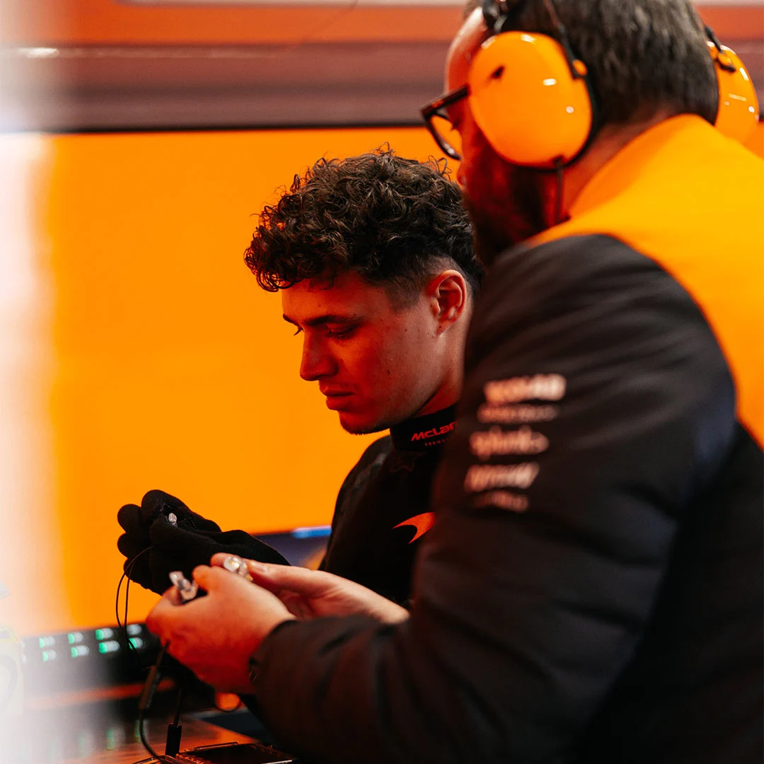 Formula-1 - 2025 - Mcl39-launch - A good day at Silverstone - 4