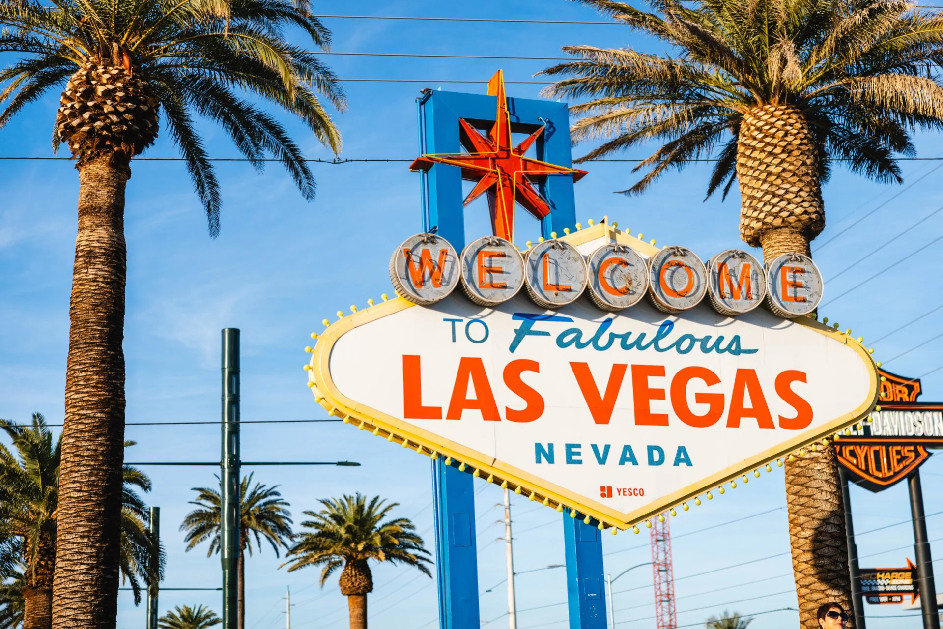 Formula-1 - 2024 - Transporting-f1-freight-more-sustainably-presented-by-dp-world - From Austin to Vegas with DP World - 2