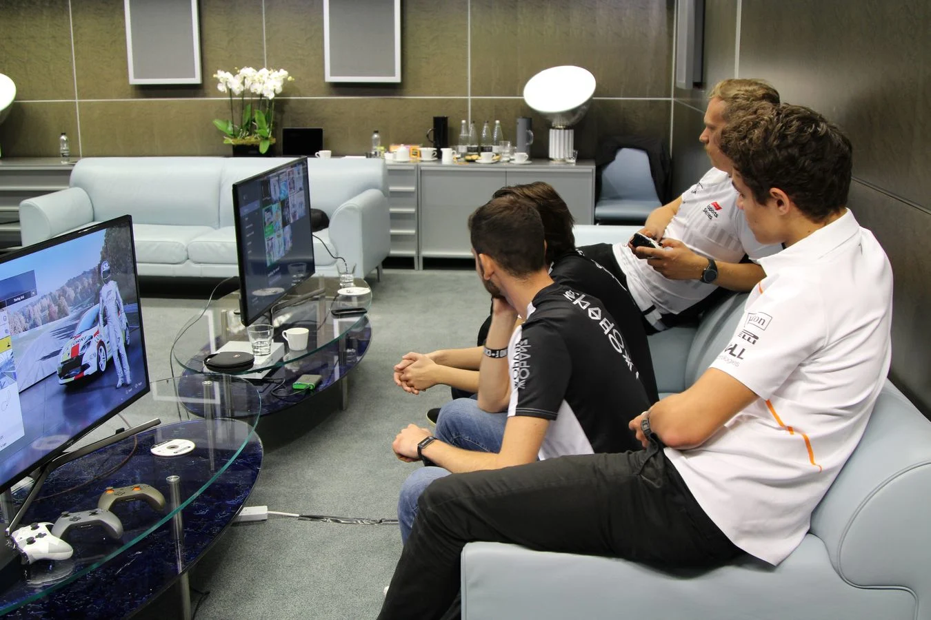 Gaming - F1-esports-series - 2018 - Video-games-day - Video Games Day Olli, Bono, Enzo and Lando Norris celebrate Video Games Day the only way they know how - 3