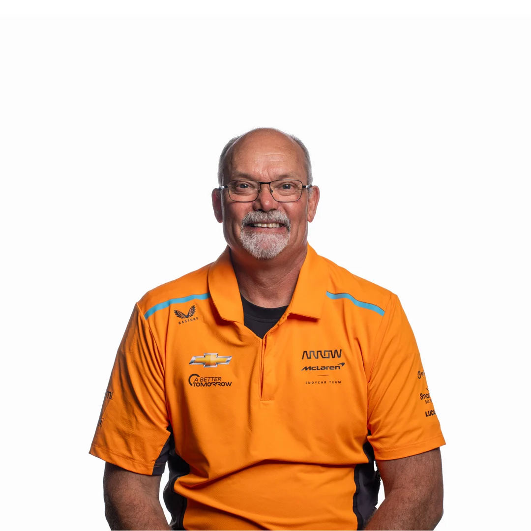 Indycar - 2024 - Arrow-mclaren-being-your-authentic-self---carly-and-kiwi - Arrow McLaren IndyCar Team Carly Cripe, Senior People Advisor & Kieth 'Kiwi' Beck, Manager, Drivetrain - 1