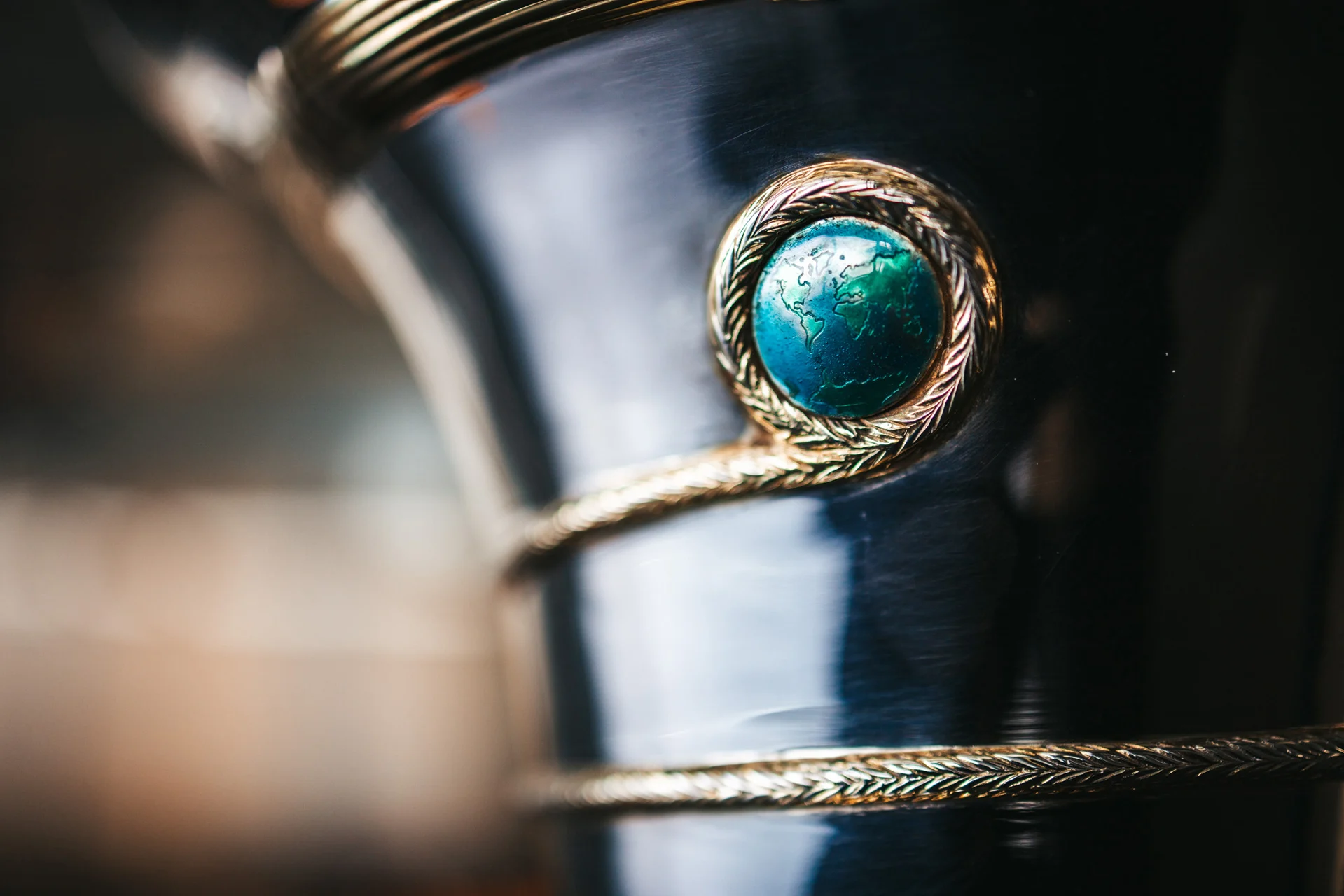 Heritage - Trophies - Mclaren-trophies-drivers-world-championship-2008 - Legendary Laps - 3