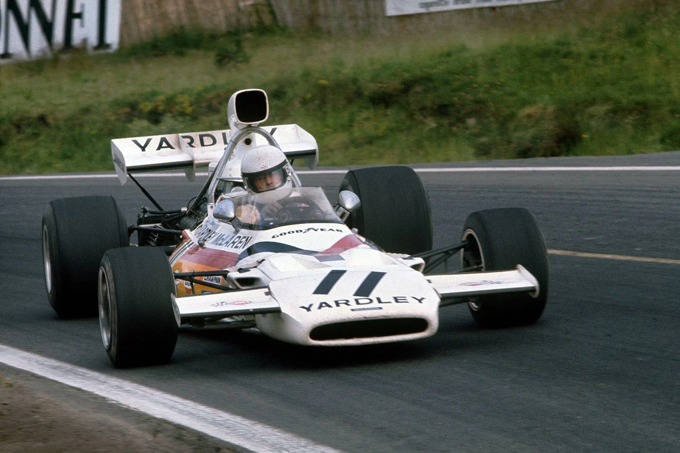 Heritage - Formula-1 - Drivers - Brian-redman - Mclaren-me-brian-redman-2144777