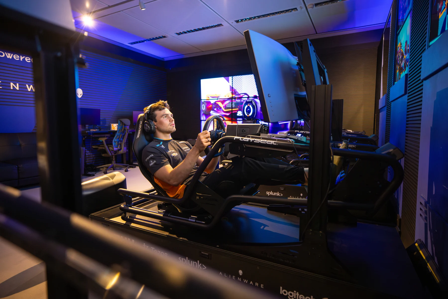 Formula-1 - 2023 - The-key-area-of-training-pato-has-focused-on-ahead-of-his-fp1-outing - Pato's FP1 preparations  - 6