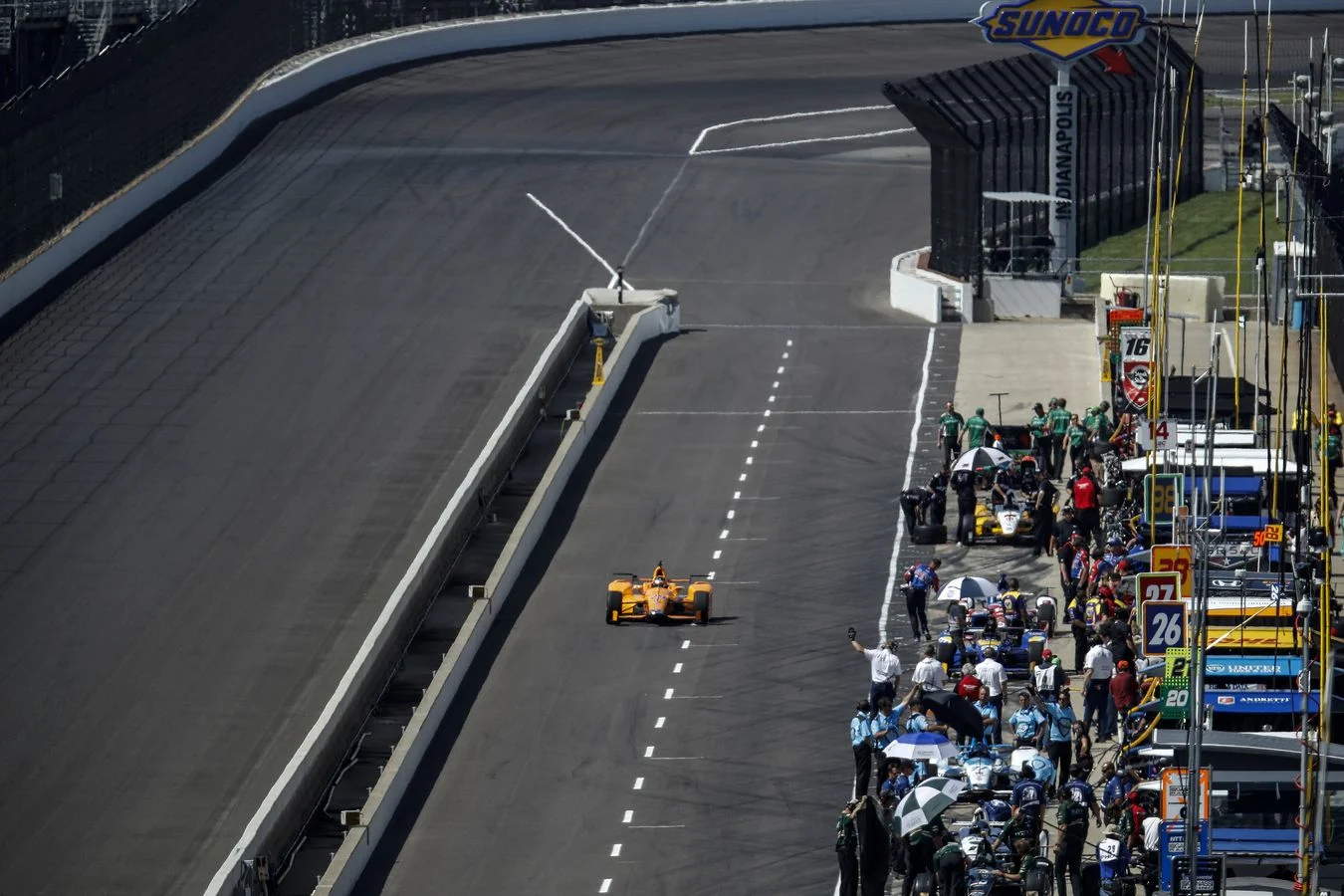 Indycar - 2017 - Best-pics-indy-practice-1 - Top Shots from Indy Practice 1 Fernando completes 36 laps on his first day of Indy 500 practice - 4