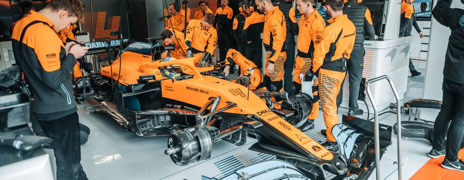 Filming day  The team take the MCL35 to Barcelona for its track debut - 0