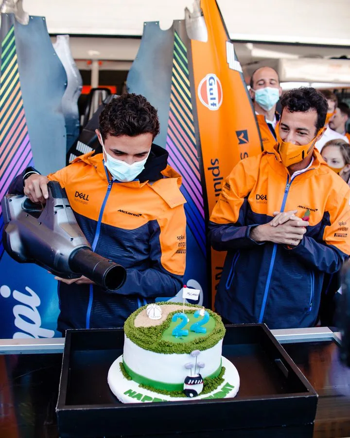 Feliz aniversário Celebrating Lando's 22nd birthday in São Paulo - 1