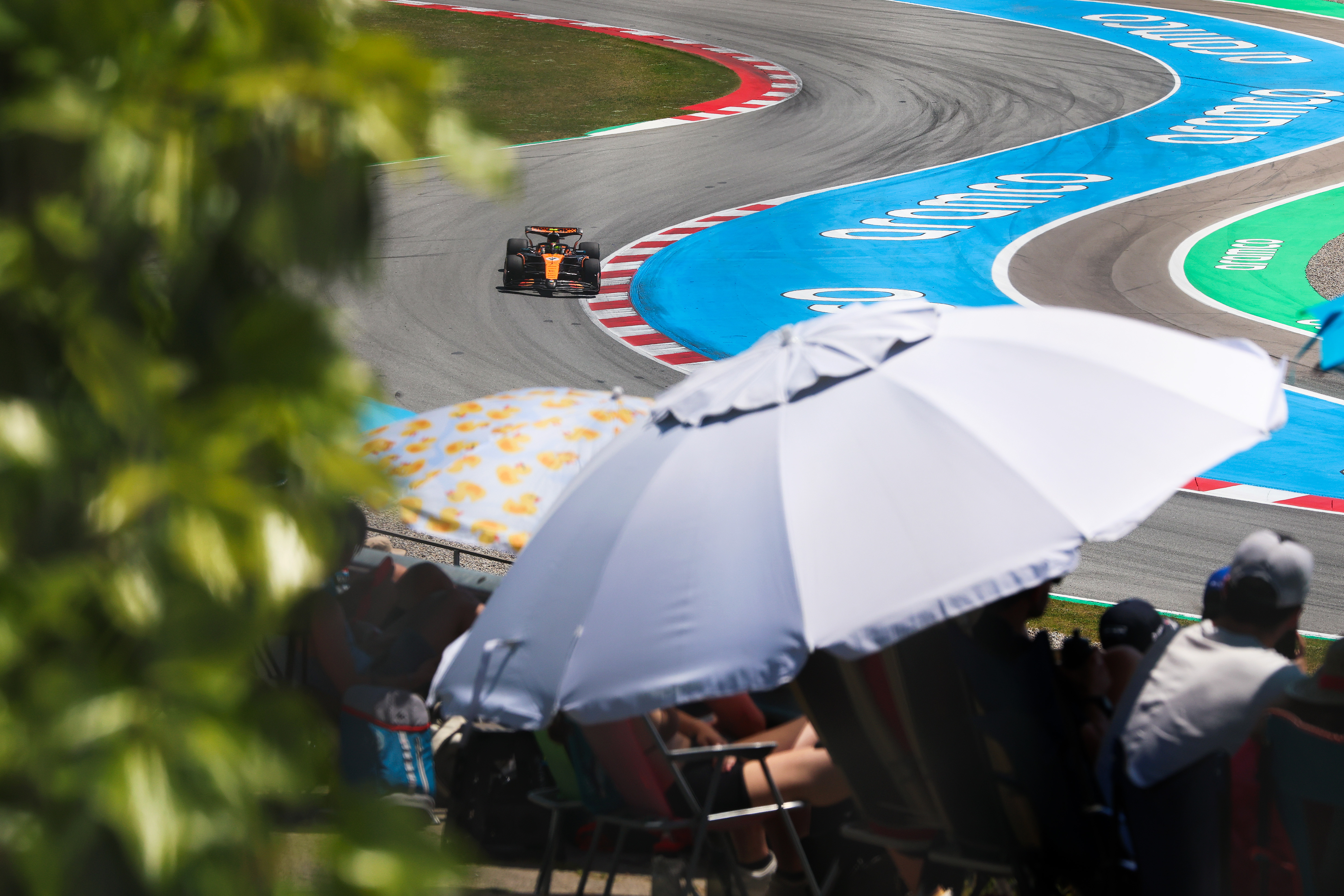 McLaren Reserve Driver Fornaroli Set for F1 Debut in Barcelona FP1