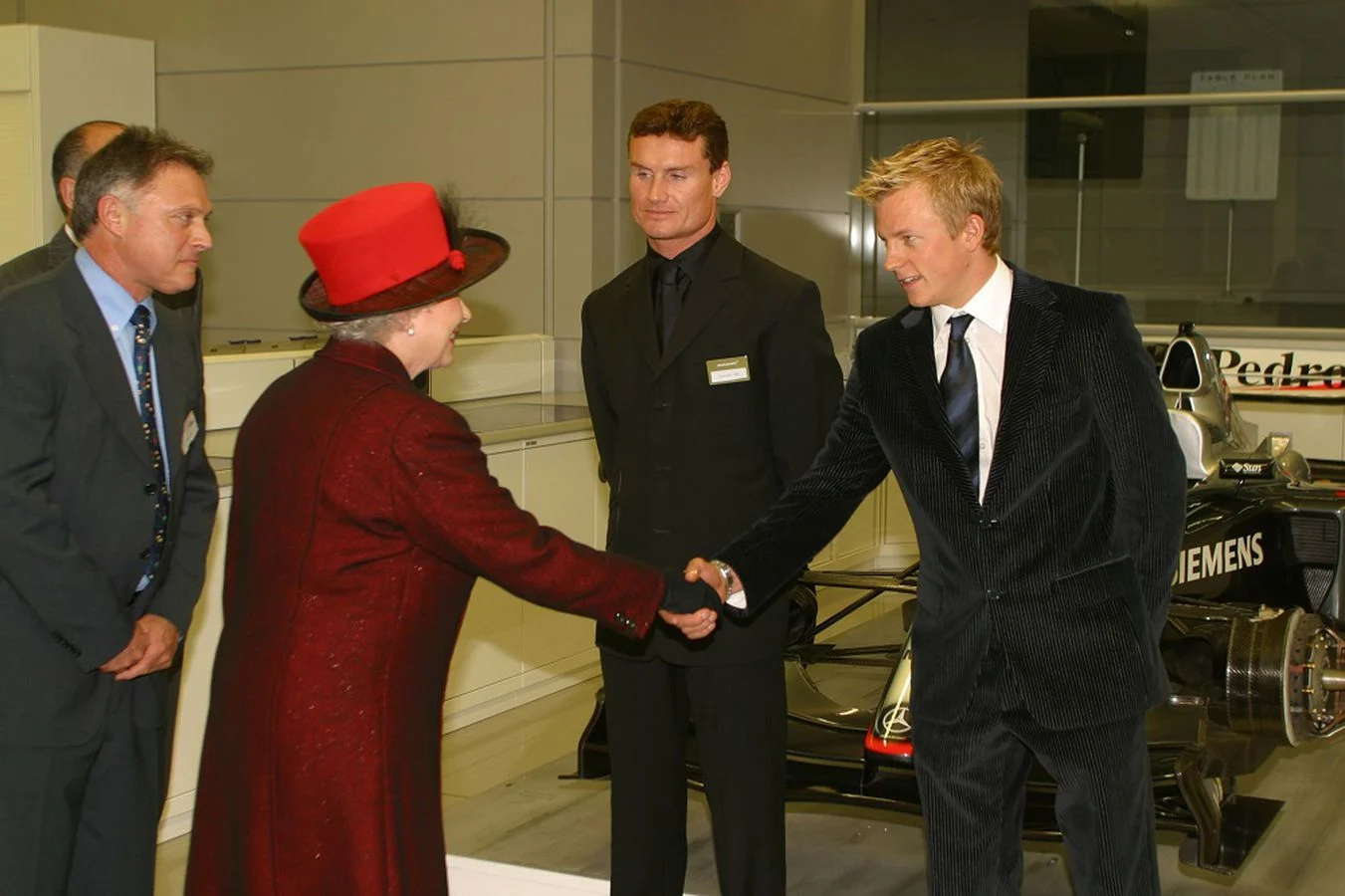 Heritage - Queen-elizabeth-ii-and-mclaren-racing