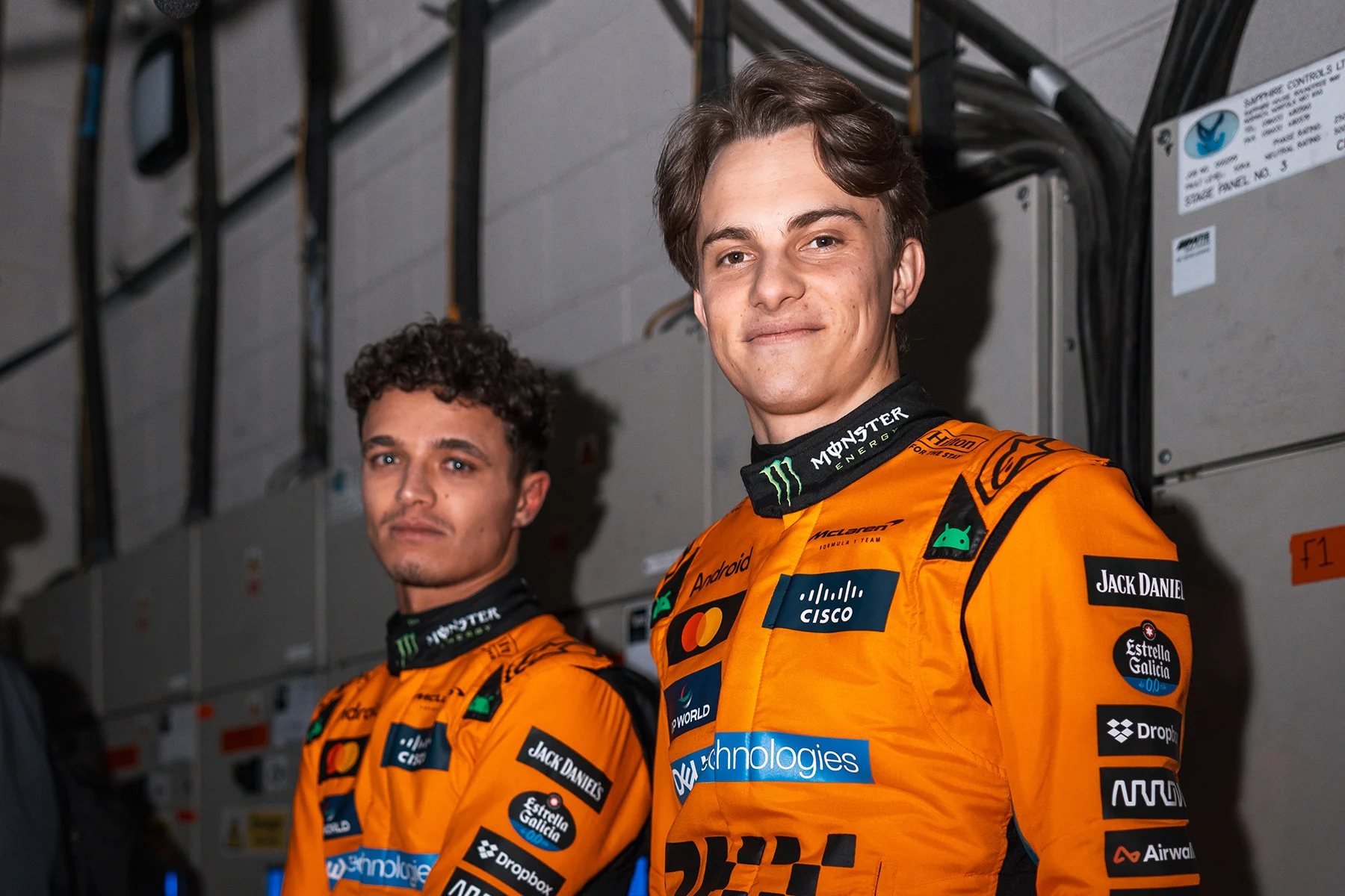 Formula-1 - 2025 - The-whole-team-are-excited-reaction-from-the-team-at-f1-75-live