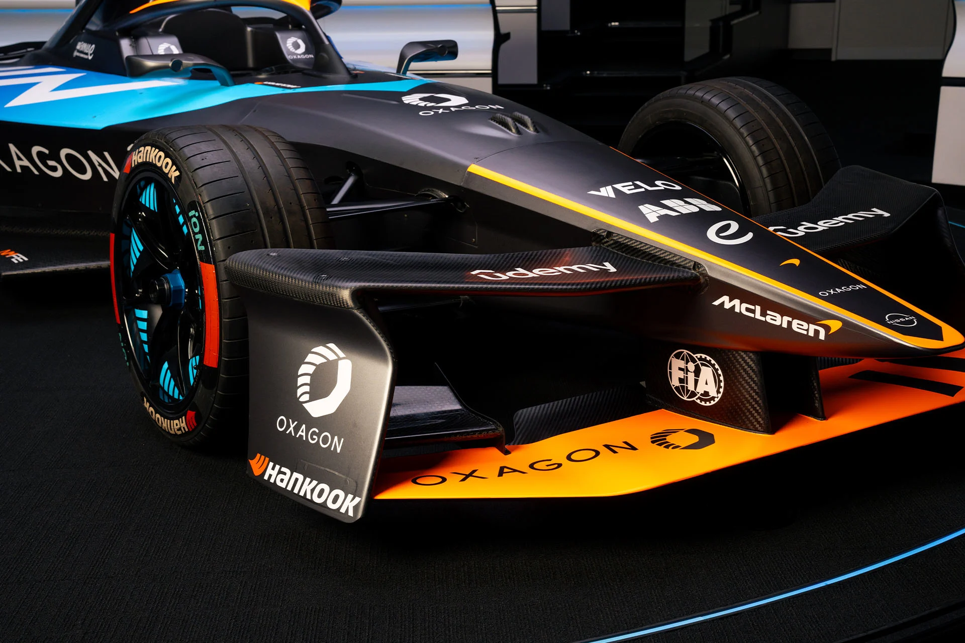 Revealing the blue "away kit" - 5