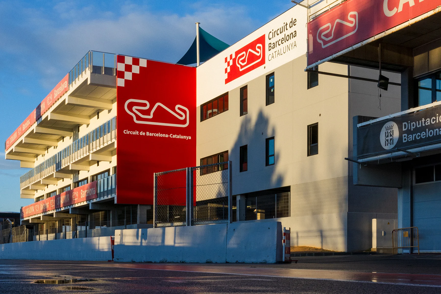 Formula-1 - 2024 - Lando-and-oscar-back-into-the-swing-of-things-after-mcl36-test - Lando and Oscar Testing with the team - 3