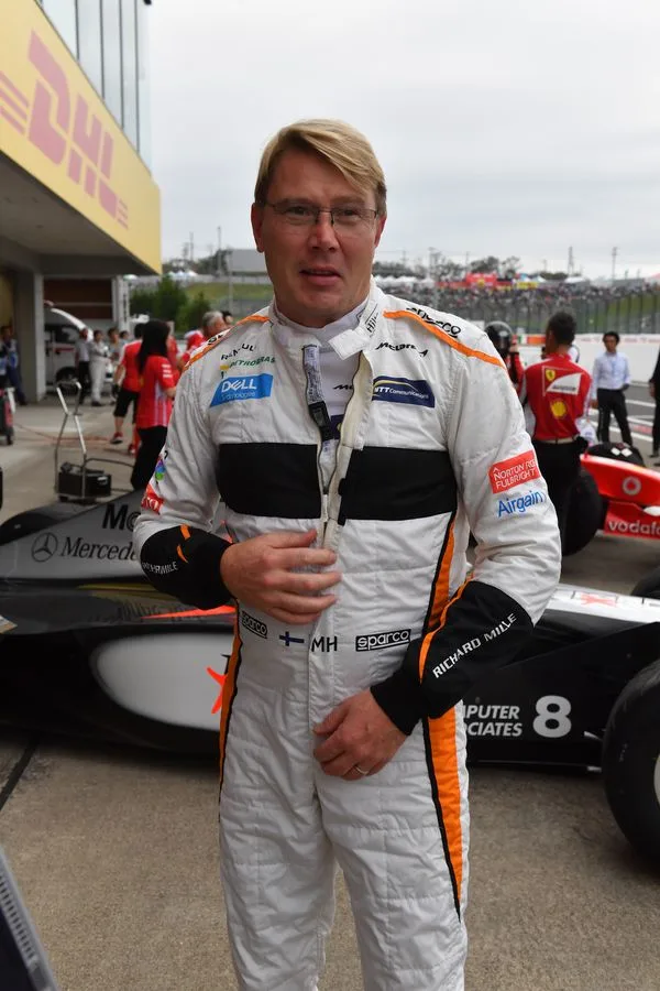 Heritage - Formula-1 - Cars - Mp4-13 - Mika-turning-back-the-clock - Turning back the clock The Flying Finn reunites with his championship winning MP4-13 in 2018 - 3