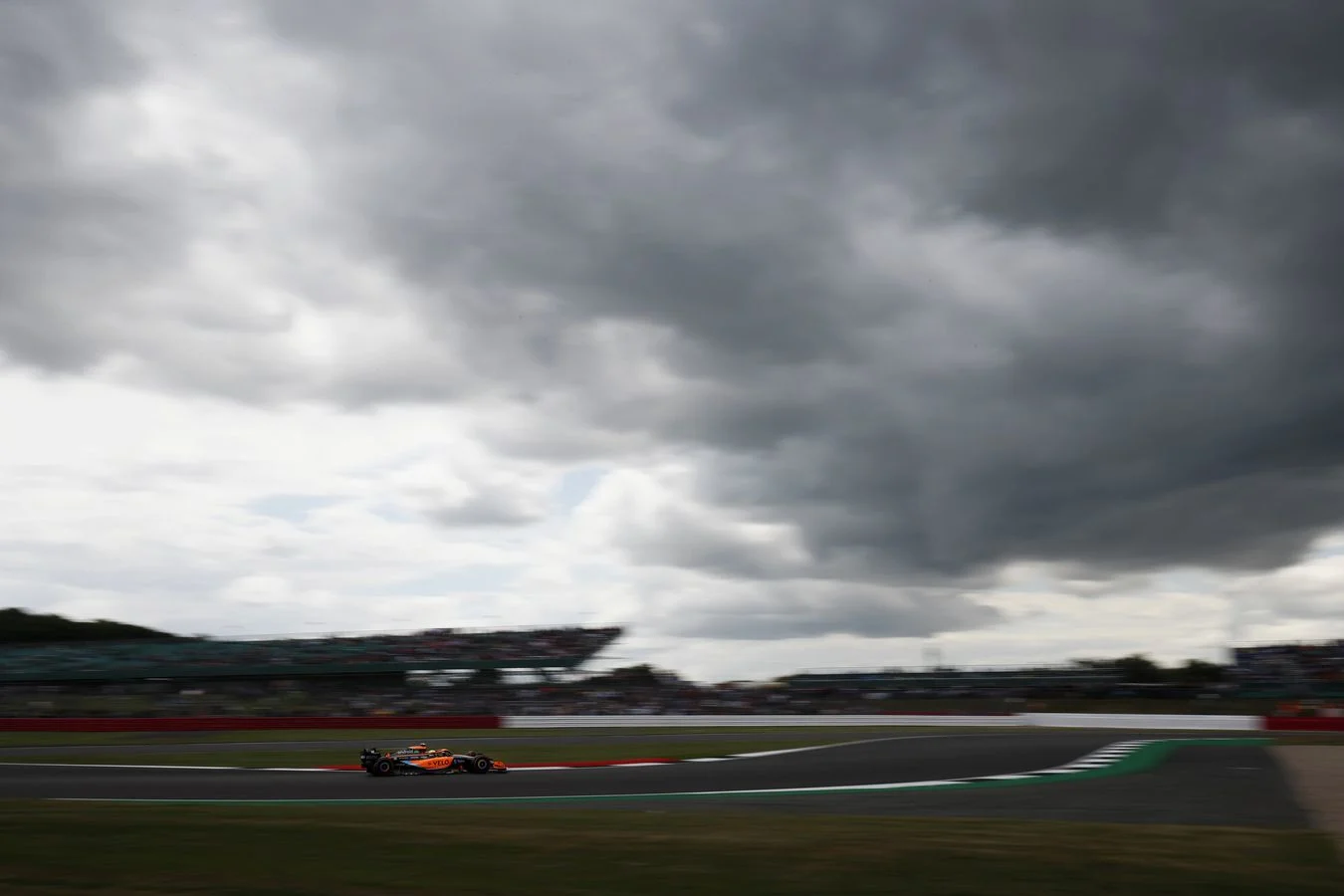Formula-1 - 2022 - British-grand-prix - Engineering-room