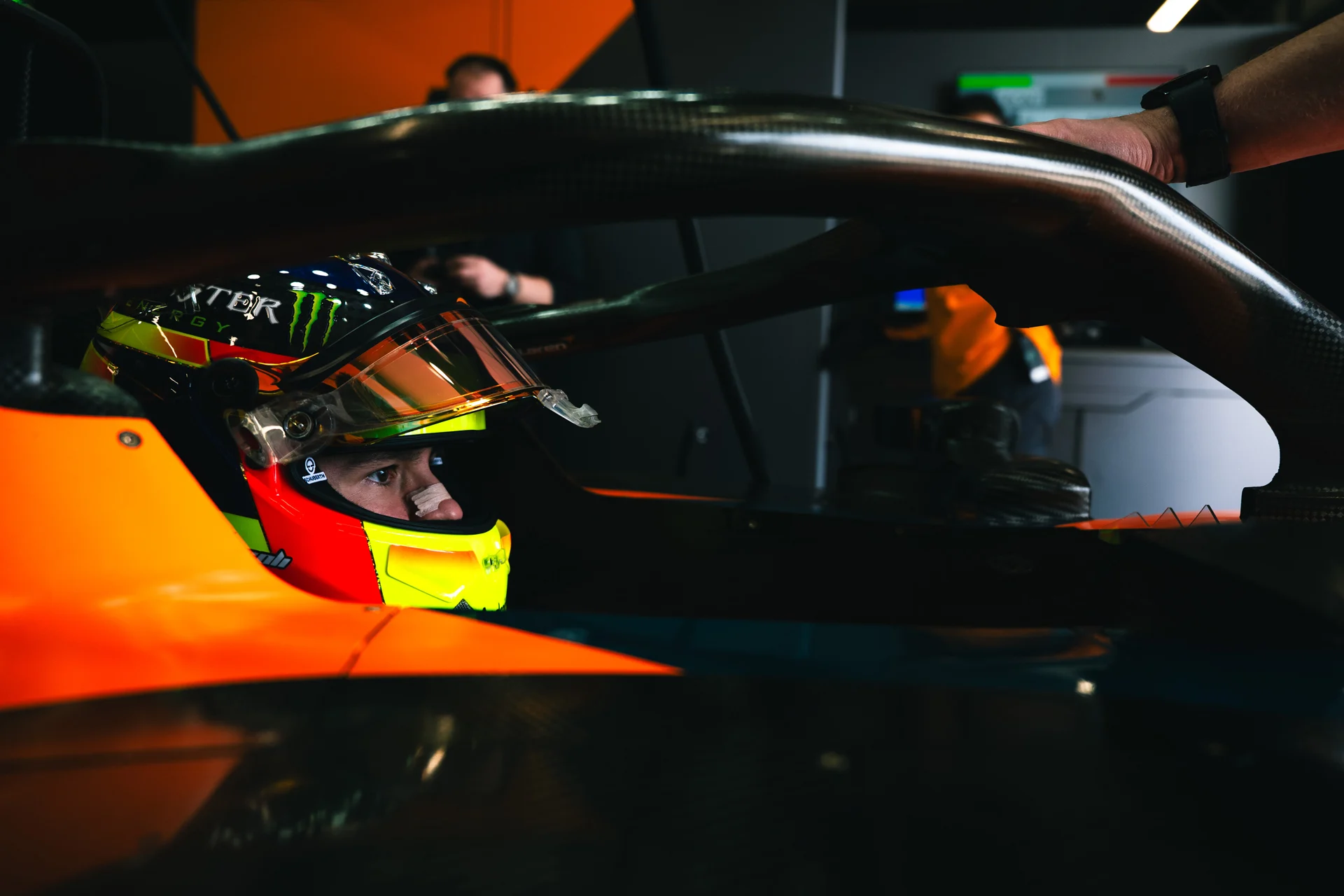 Debutto su una F1 per Leonardo Fornaroli: Il pilota piacentino, dopo aver lavorato al simulatore per il team di Woking, è sceso per la prima volta in pista al volante di una Formula 1 - PH: McLaren Mastercard Formula 1 Team.