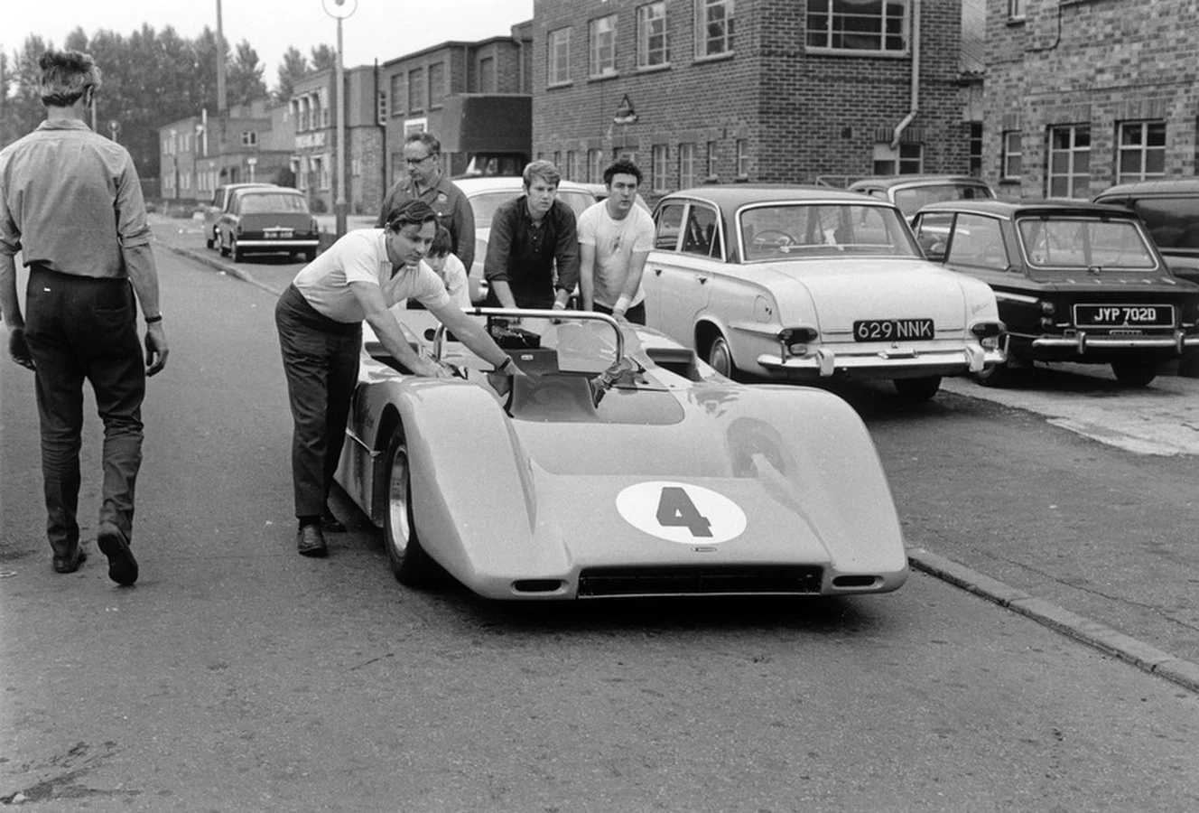 Heritage - Bruce-mclarens-death-courage-in-the-face-of-adversity-27789266