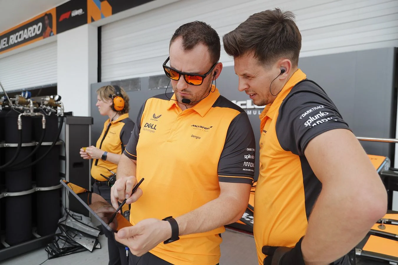 Formula-1 - 2022 - Singapore-grand-prix - Dinner-am-and-breakfast-pm-navigating-singapores-unique-sleep-schedule