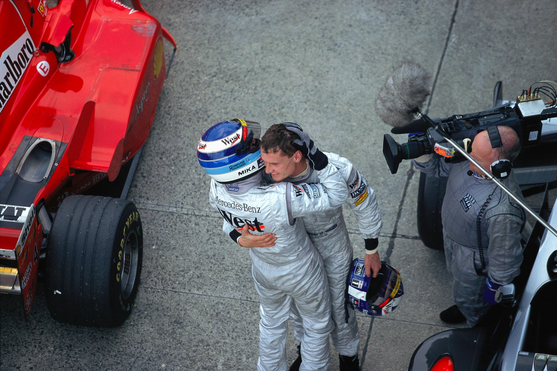 Heritage - Reuniting-mika-hakkinen-with-neil-oatley-the-brains-behind-his-first-title-winning-car - 25 years on Mika's first F1 World Championship - 1