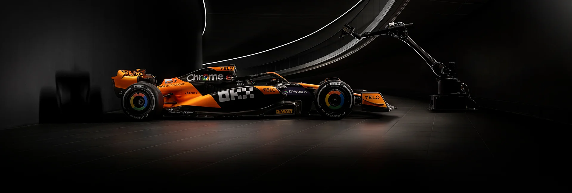 The team’s 2024 livery incorporates the fan-favourite elements of papaya and anthracite with a touch of chrome