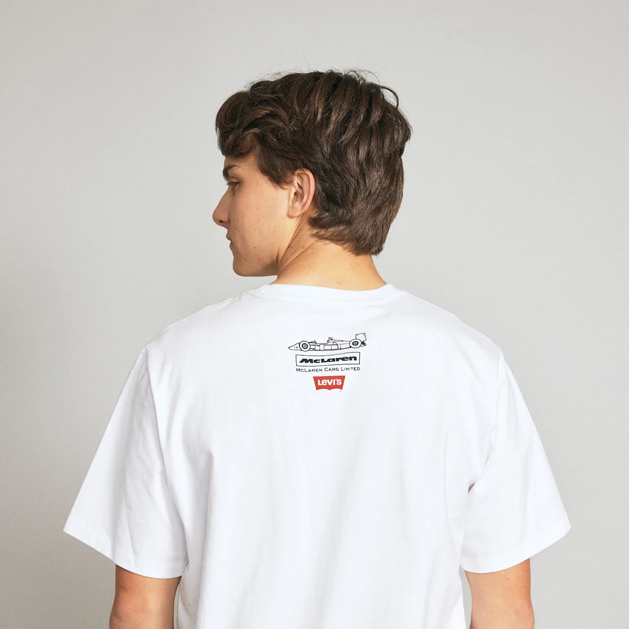 The Levi’s® x McLaren Racing collection celebrates the history and innovation that both brands represent, and offers fans wearable, vintage-inspired items to show their support for their favourite team.