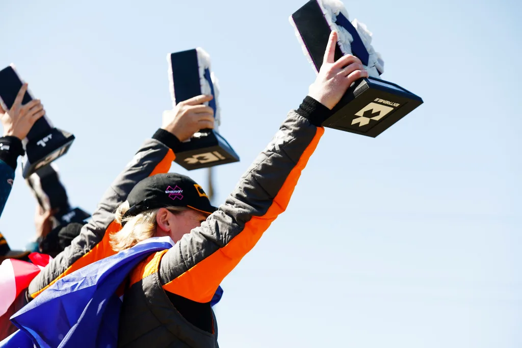 Extreme-e - Emma-gilmour-and-tanner-foust-to-depart-the-neom-mclaren-extreme-e-team - Unforgettable memories 🧡 - 4