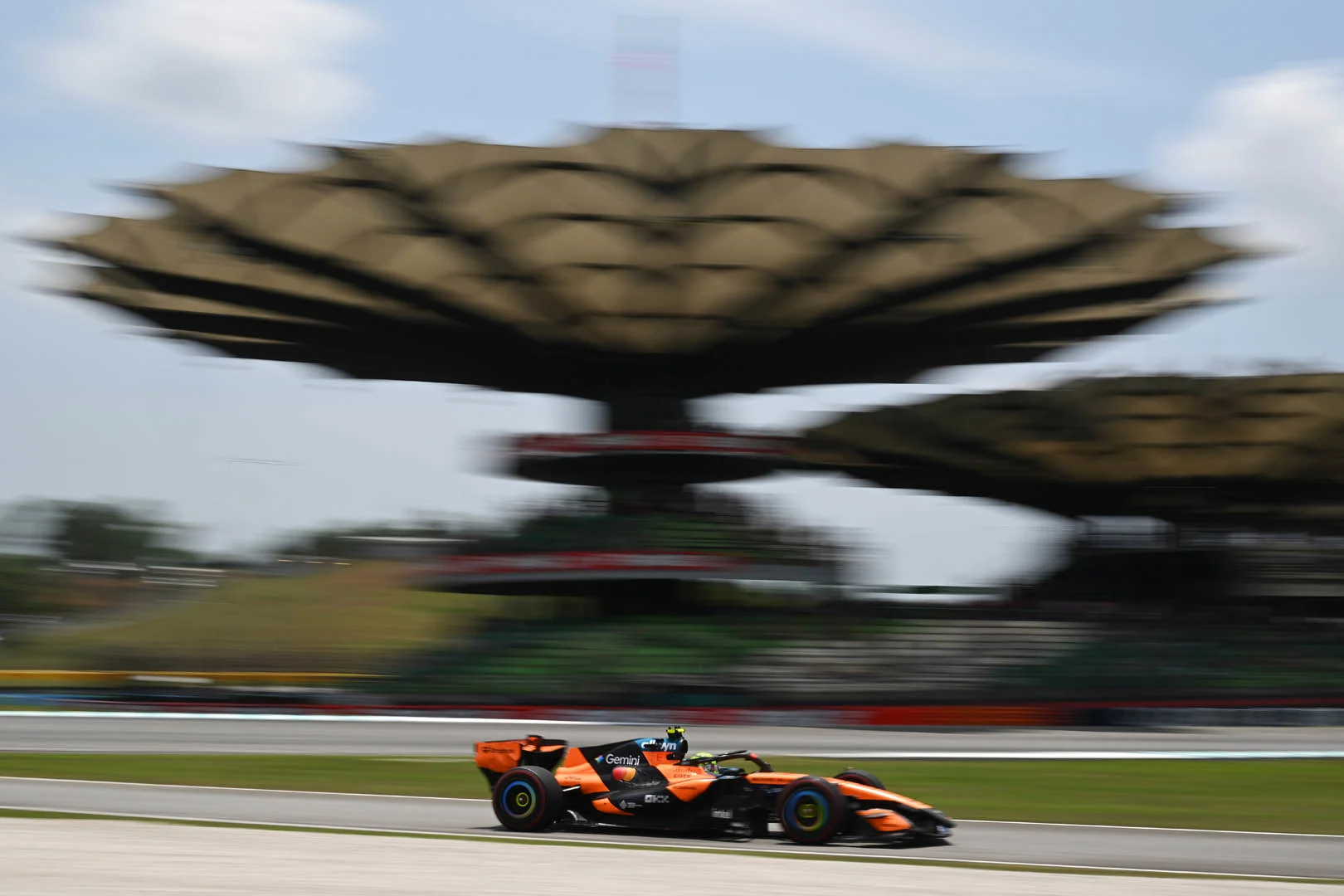 MCL40 on track
