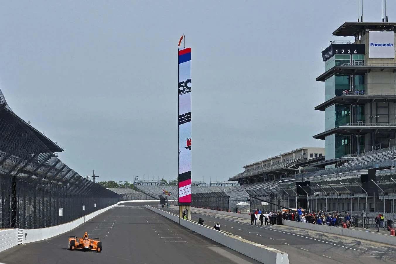 Indycar - 2017 - Fernando-takes-track-mclaren-honda-andretti-29 - Fernando takes to the track with the McLaren-Honda-Andretti #29 Fernando completes his Rookie Orientation Programme - 7