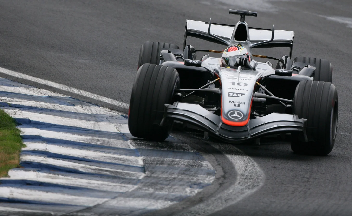 Team - 11-pitstops-that-changed-the-face-of-a-race