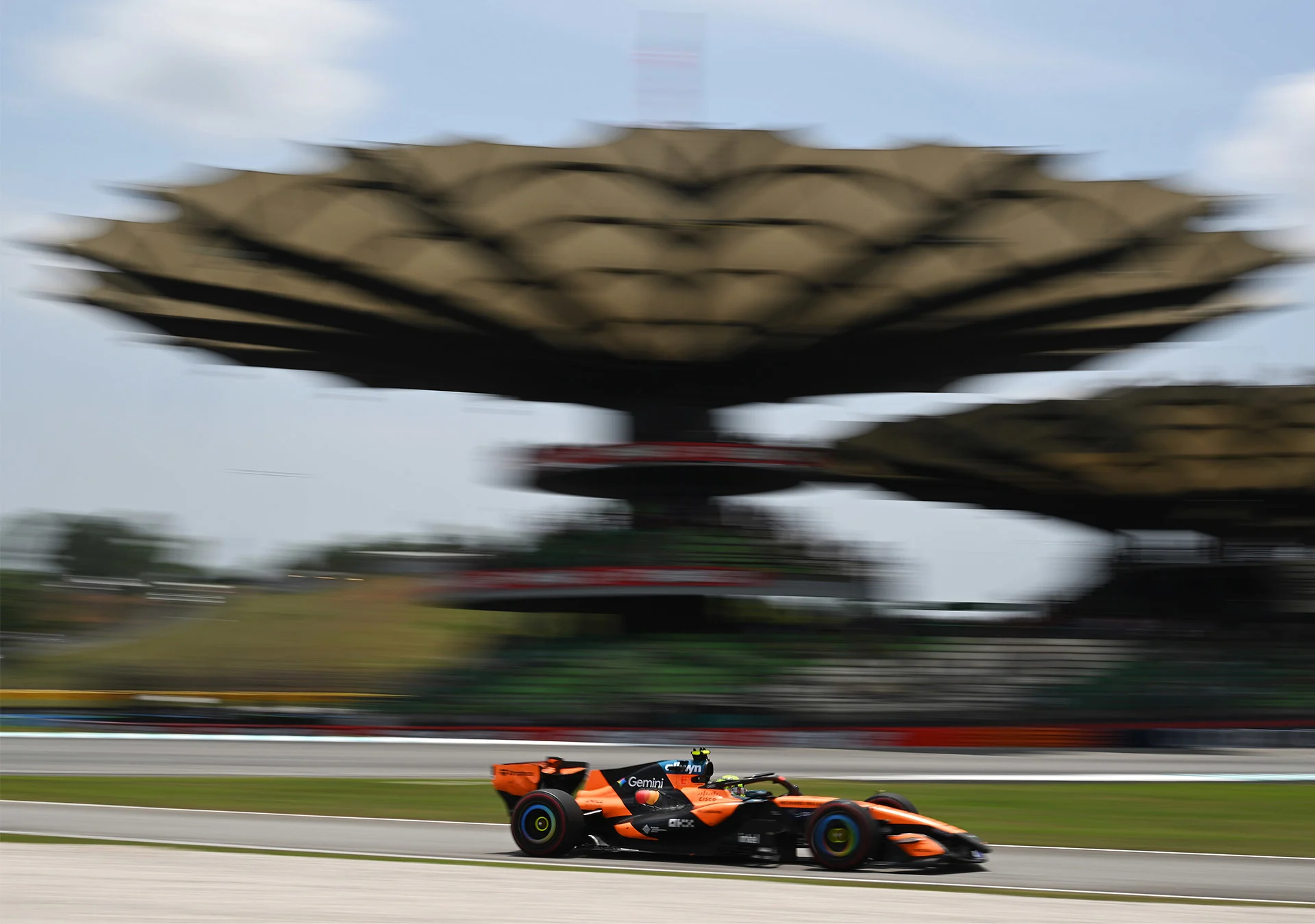 Lando Norris drives the MCL40