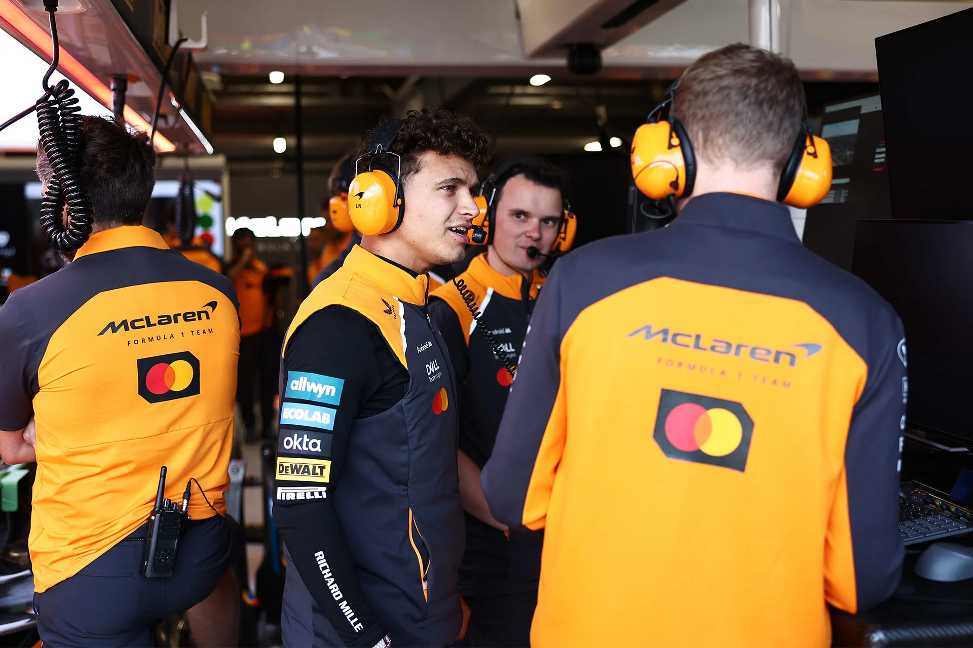 Descriptive Card - The Dutch GP briefing - powered by Google Cloud