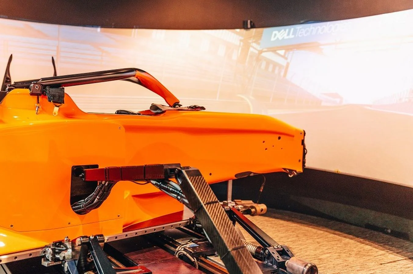 Latest-news - Mclarenracing - Article - Secrets-formula-1-simulator -   - 0