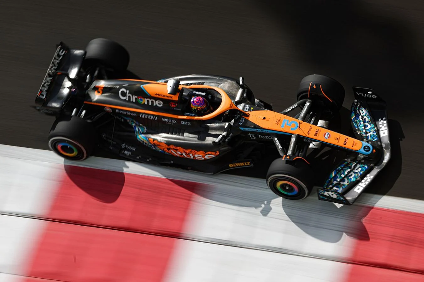 Formula-1 - 2022 - Abu-dhabi-grand-prix - Engineering-room