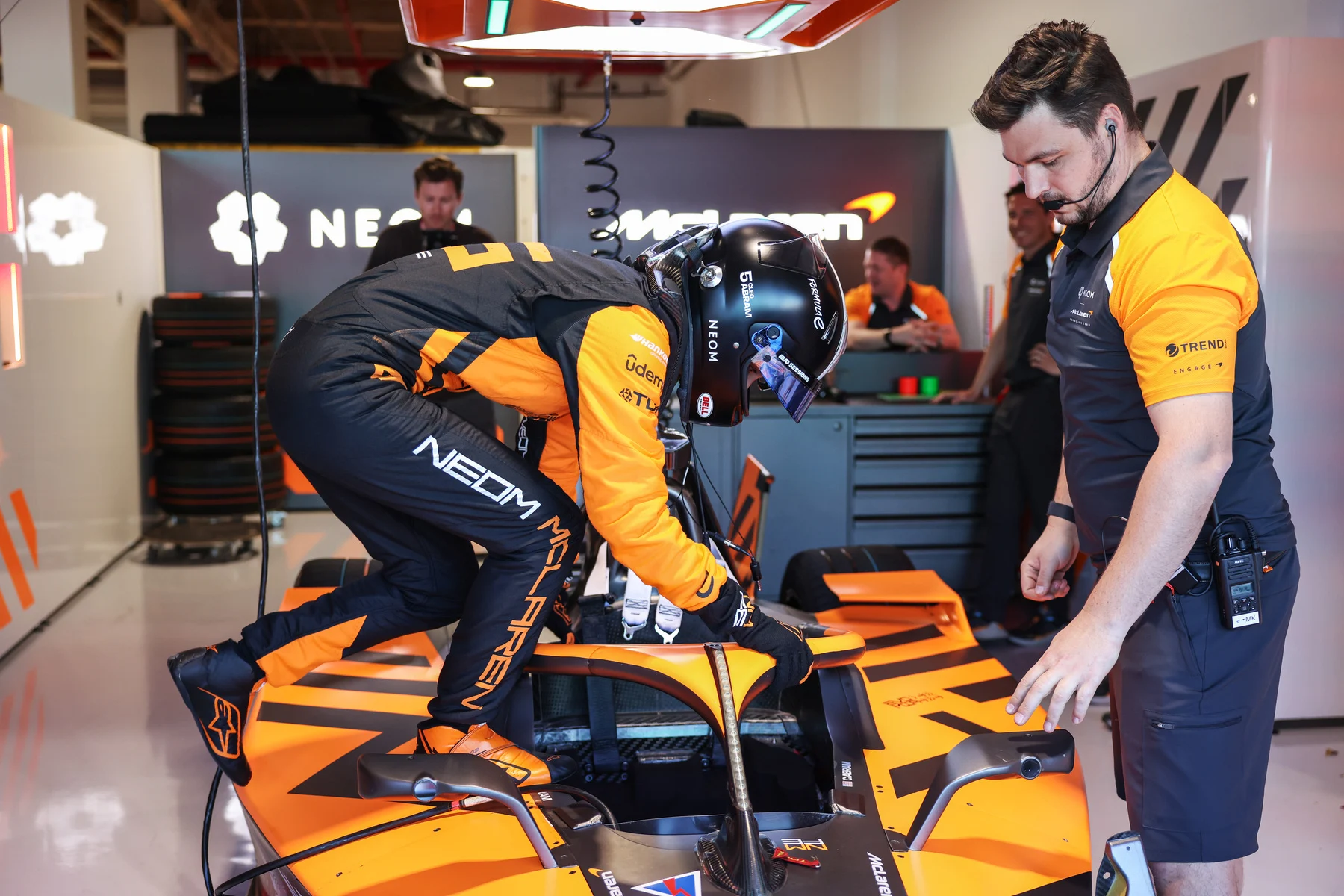 Formula-e - 2025 - How-cleo-abram-prepared-for-evo-sessions - Behind the scenes Cleo Abram's Evo Sessions training  - 1