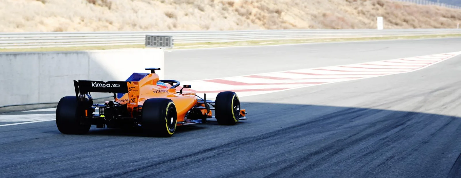 Taking to the track MCL33 gets its first outing in Navarra - 0