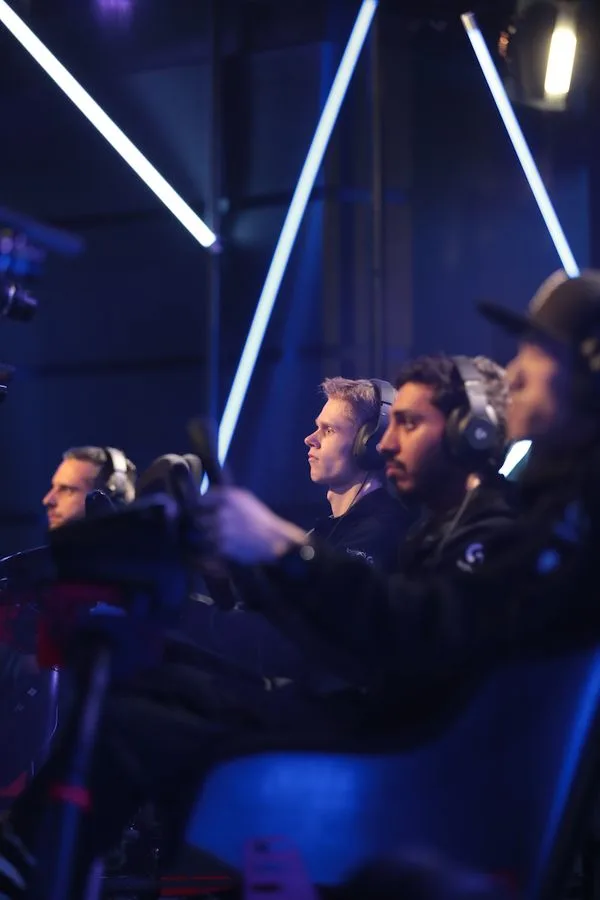 Gaming - Mclaren-shadow-project - 2018 - Grand-final-race-report - McLaren Shadow grand finals: race report Find out which gamers progressed to the final round - 4