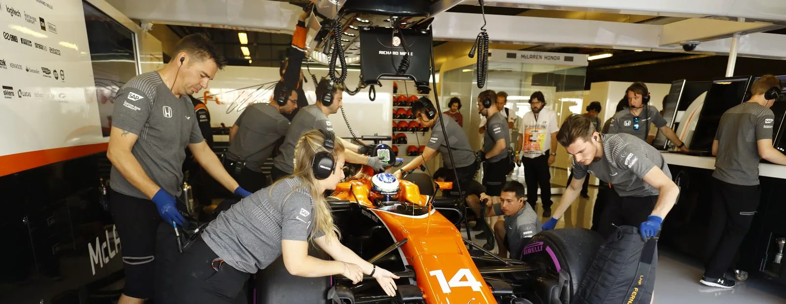 Secrets of an F1 garage