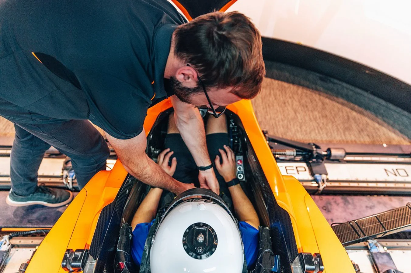 Latest-news - Mclarenracing - Article - Secrets-formula-1-simulator -   - 2