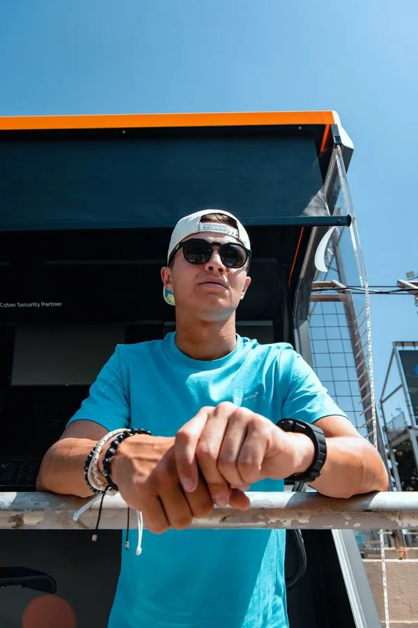 Team - Lando-norris - Quintessentially-modern -   - 0