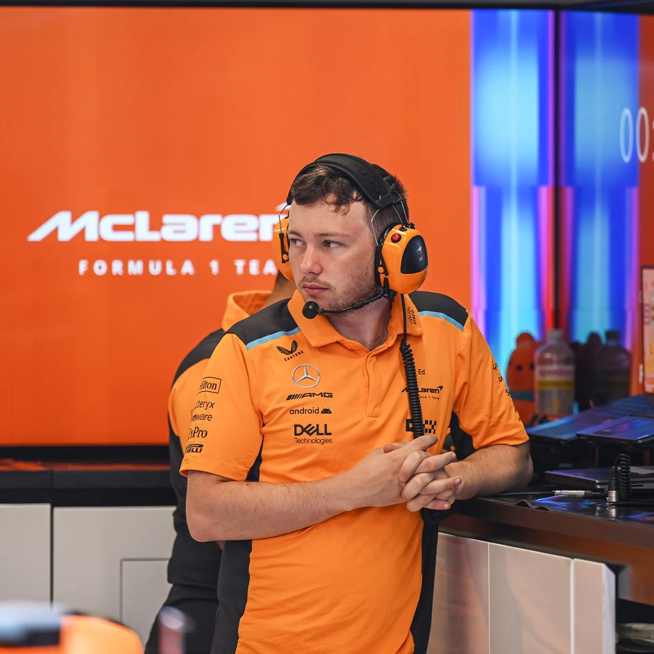 Descriptive Card - The engineering room - in partnership with Google Chrome