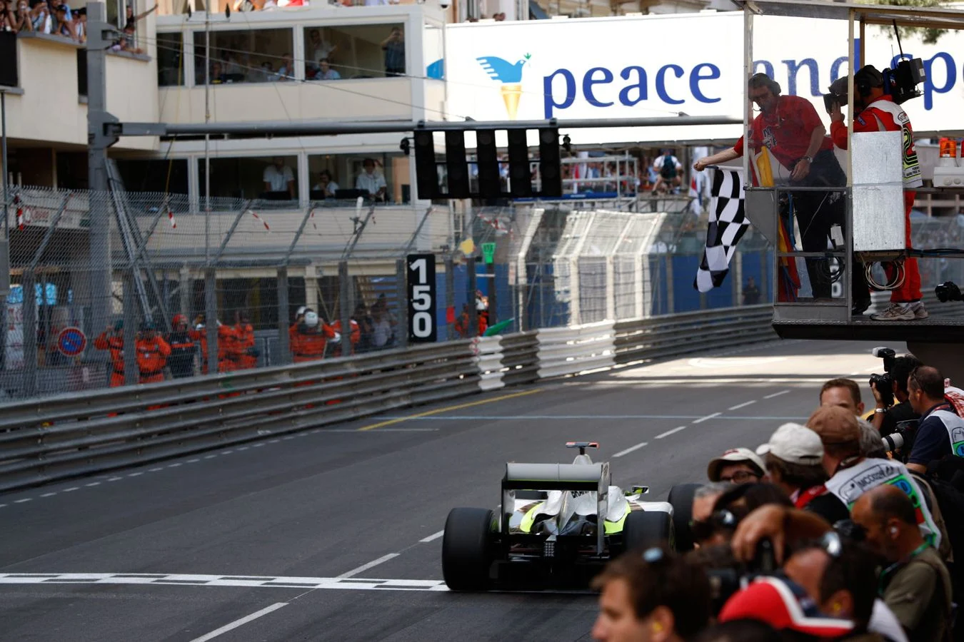 Heritage - Formula-1 - Drivers - Jenson-button - Jenson-250-not-out