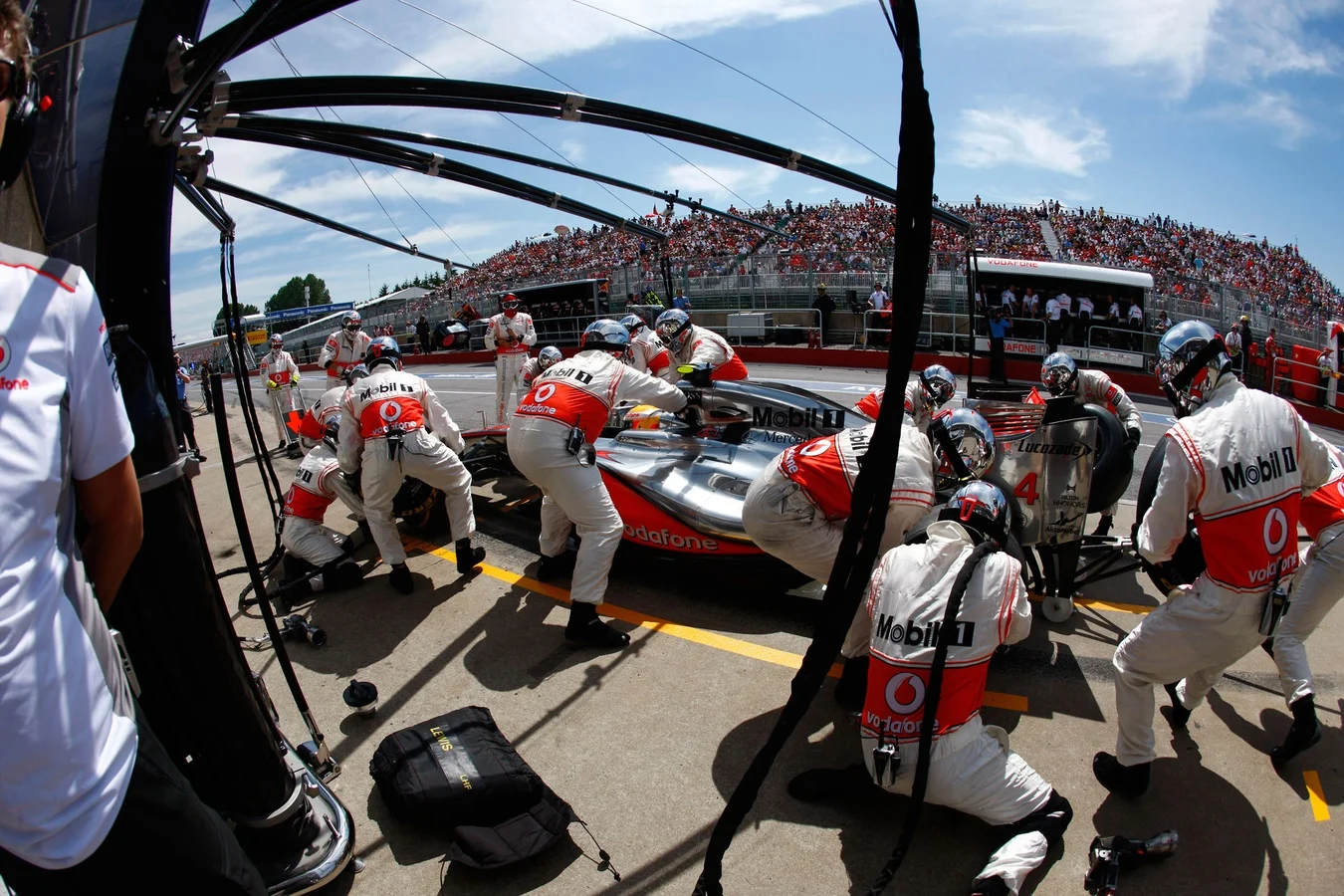 Team - 11-pitstops-that-changed-the-face-of-a-race