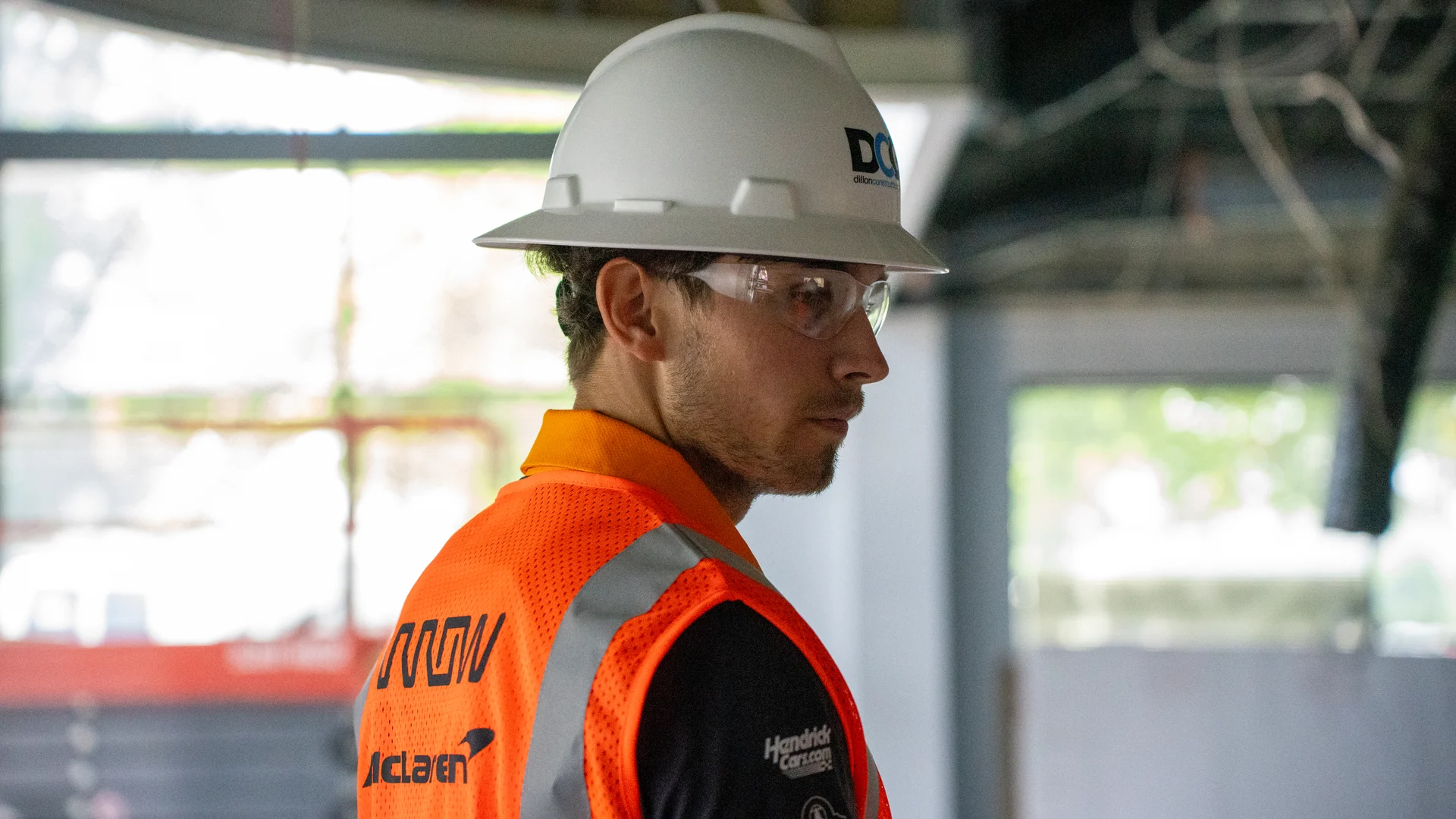 Indycar - 2025 - Arrow-mclaren-takes-ownership-of-larger-facility-in-indianapolis-to-support-indycar-growth-relocation-set-for-january-2026 - Hard at Work at the New Facility - 3