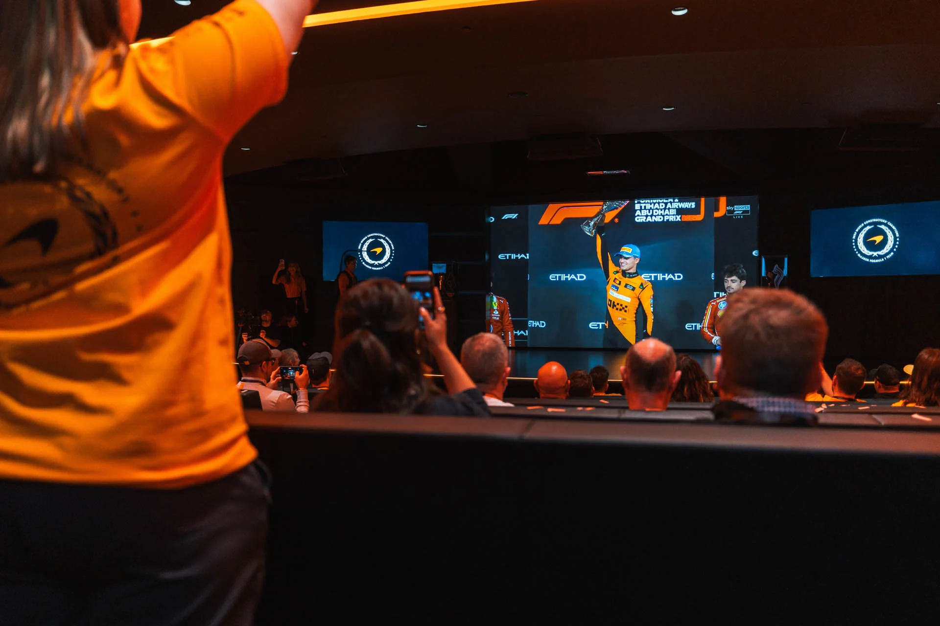 Formula-1 - 2024 - Watching-the-season-finale-with-our-fans-at-the-mclaren-factory - McLaren Plus  Behind the scenes - 4