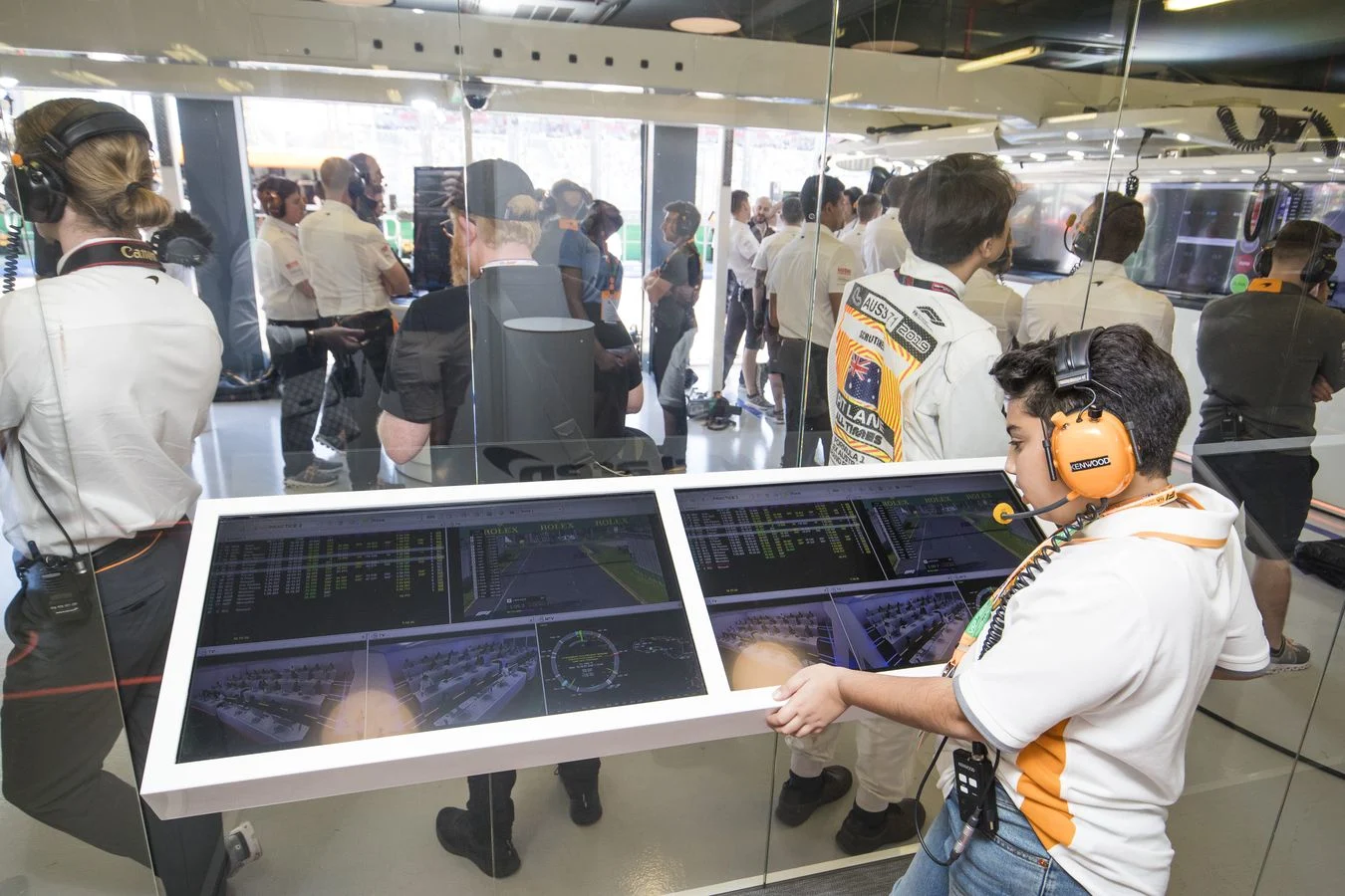 Partners - Hilton - Experience-remember - An experience to remember Dariyan joined us at the Australian GP to become our Hilton Honors mascot - 2