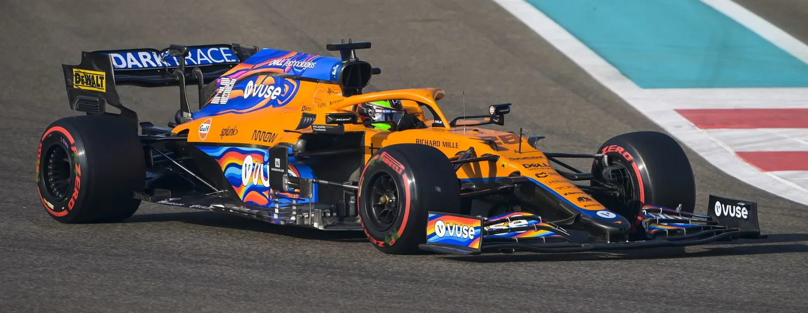 Abu Dhabi test: Day 1 "It's been a good day of testing" - 0